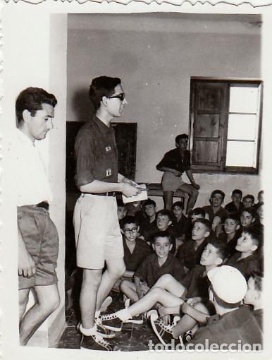 Militaria: J&oacute;venes dando charla a los alumnos. Frente de Juventudes. A&ntilde;os 60 kn