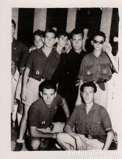 Militaria: Grupo de chicos j&oacute;venes. Frente de Juventudes. A&ntilde;os 60 kn