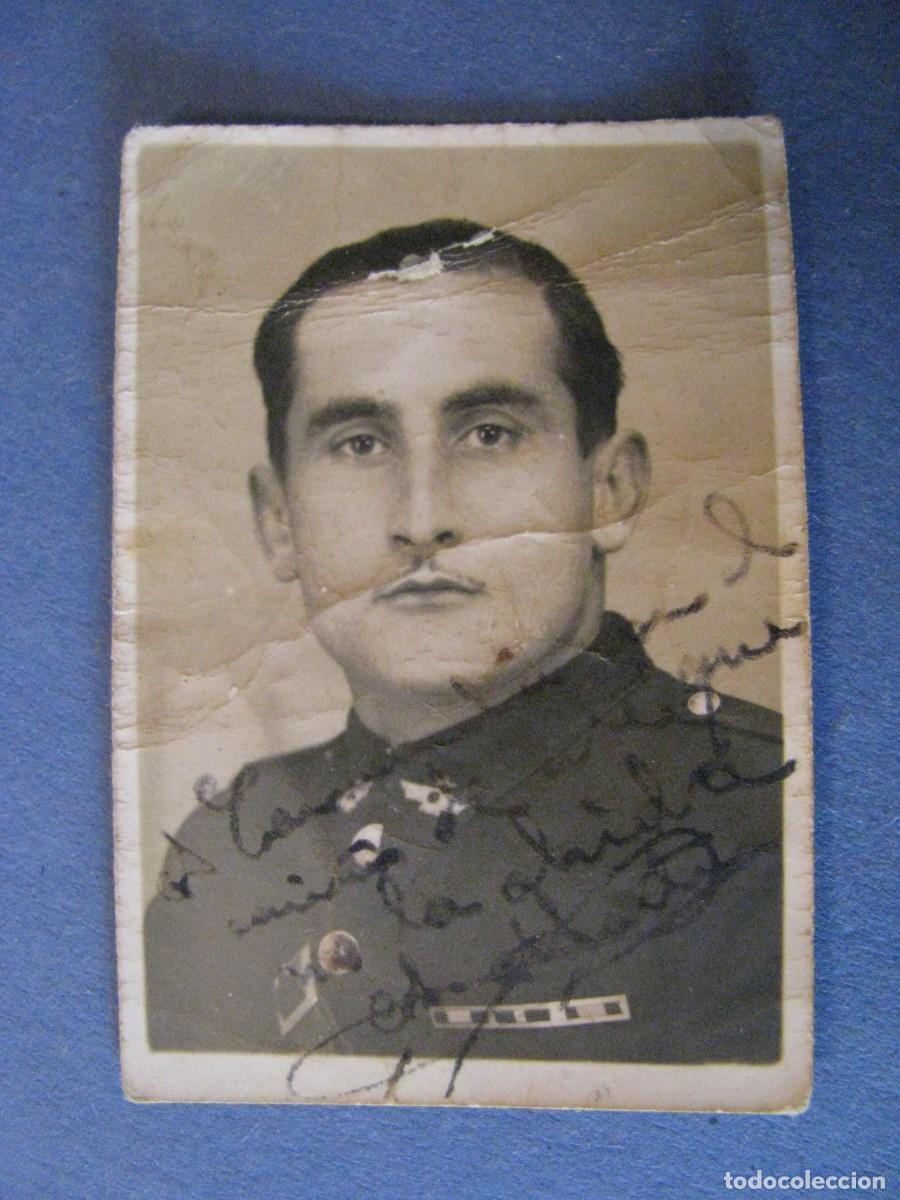 Militaria: PEQUE&Ntilde;A FOTO DE UN MILITAR. EJERCITO AEREO. A&Ntilde;OS 40. 5,5X4 CM. ARRUGADA.