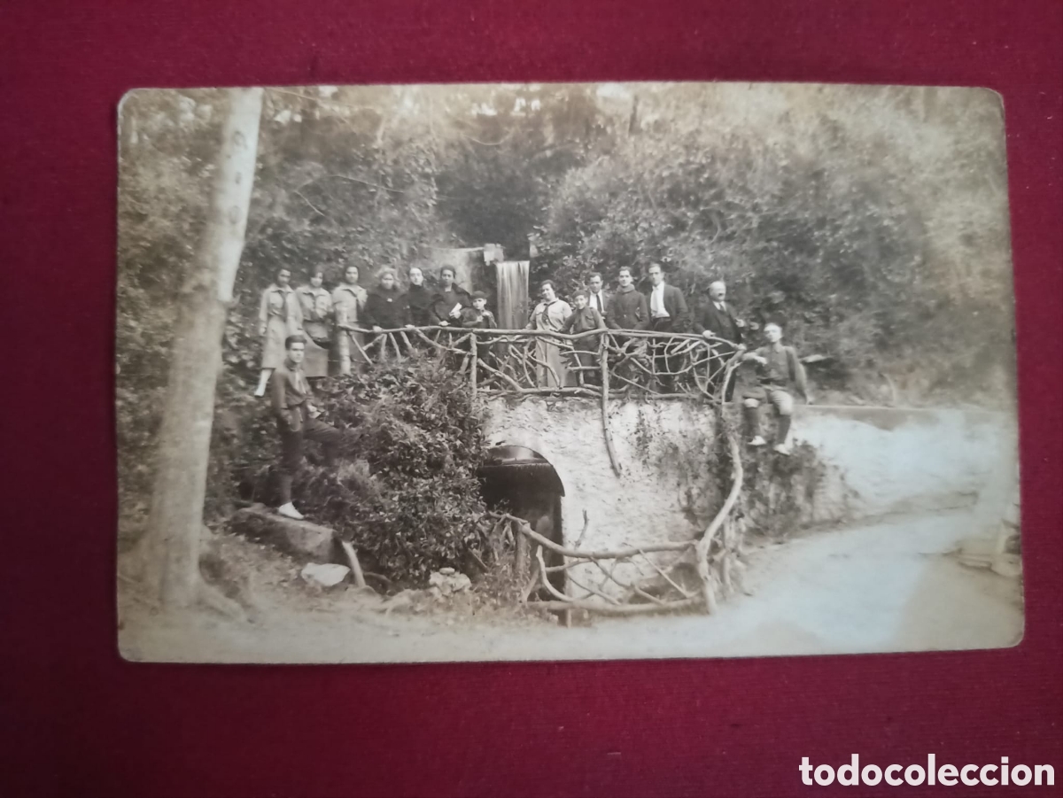 Militaria: Antigua fotografia de mujeres excursionistas con foulard, seguramente boy scouts. A identificar