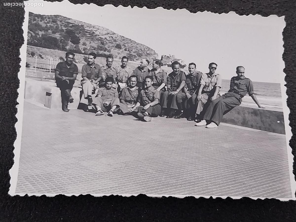 Military Antiques: SOLDADOS SENTADOS A&Ntilde;OS 30 40 FOTO PARTICULAR 8X6CM