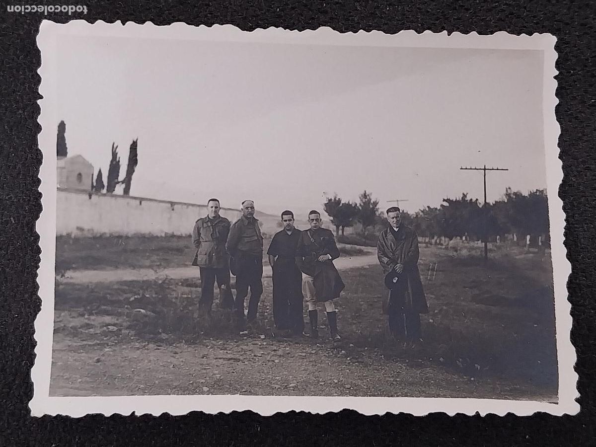 Military Antiques: SOLDADOS CEMENTERIO A&Ntilde;OS 30 40 FOTO PARTICULAR 8,5X6,2CM