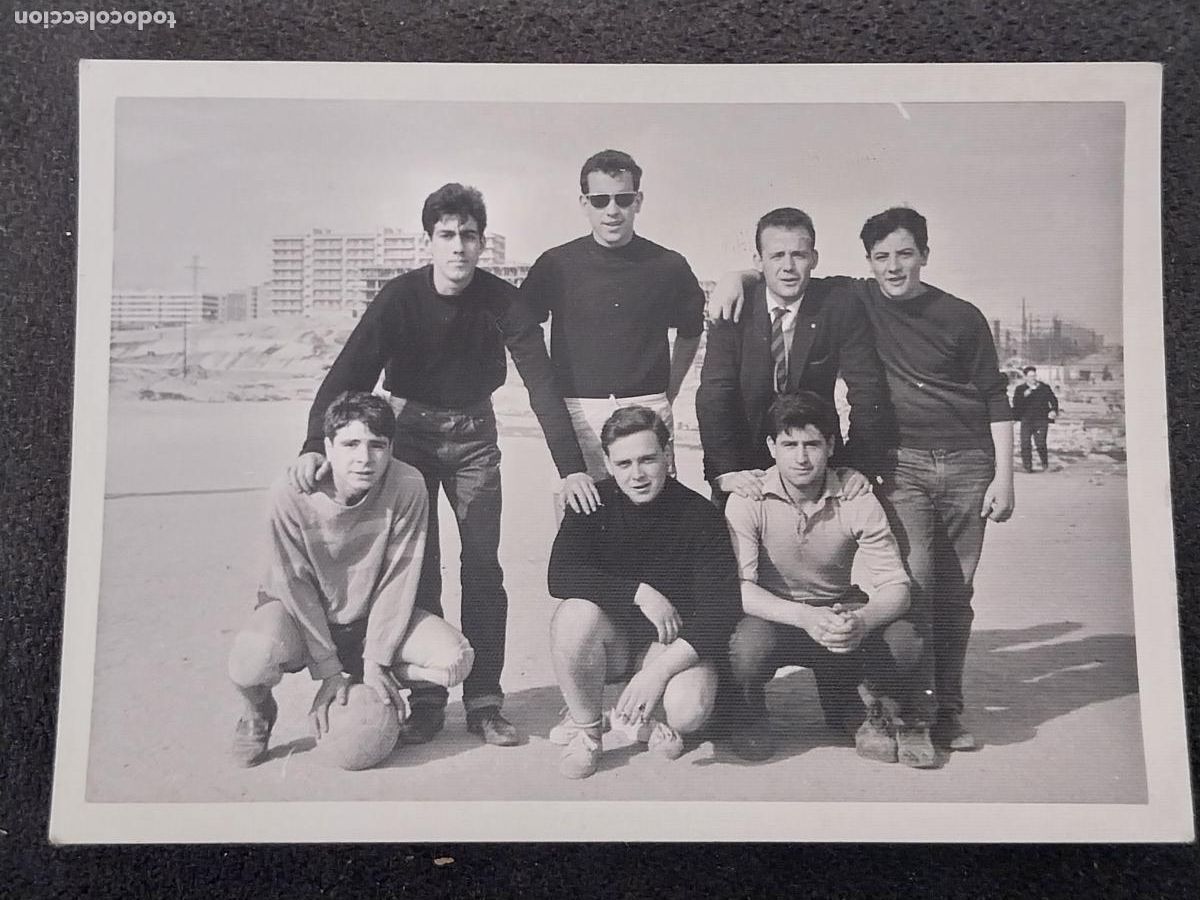 Military Antiques: EQUIPO FUTBOL CHICOS A&Ntilde;OS 50 FOTO PARTICULAR 10,7X7,5CM