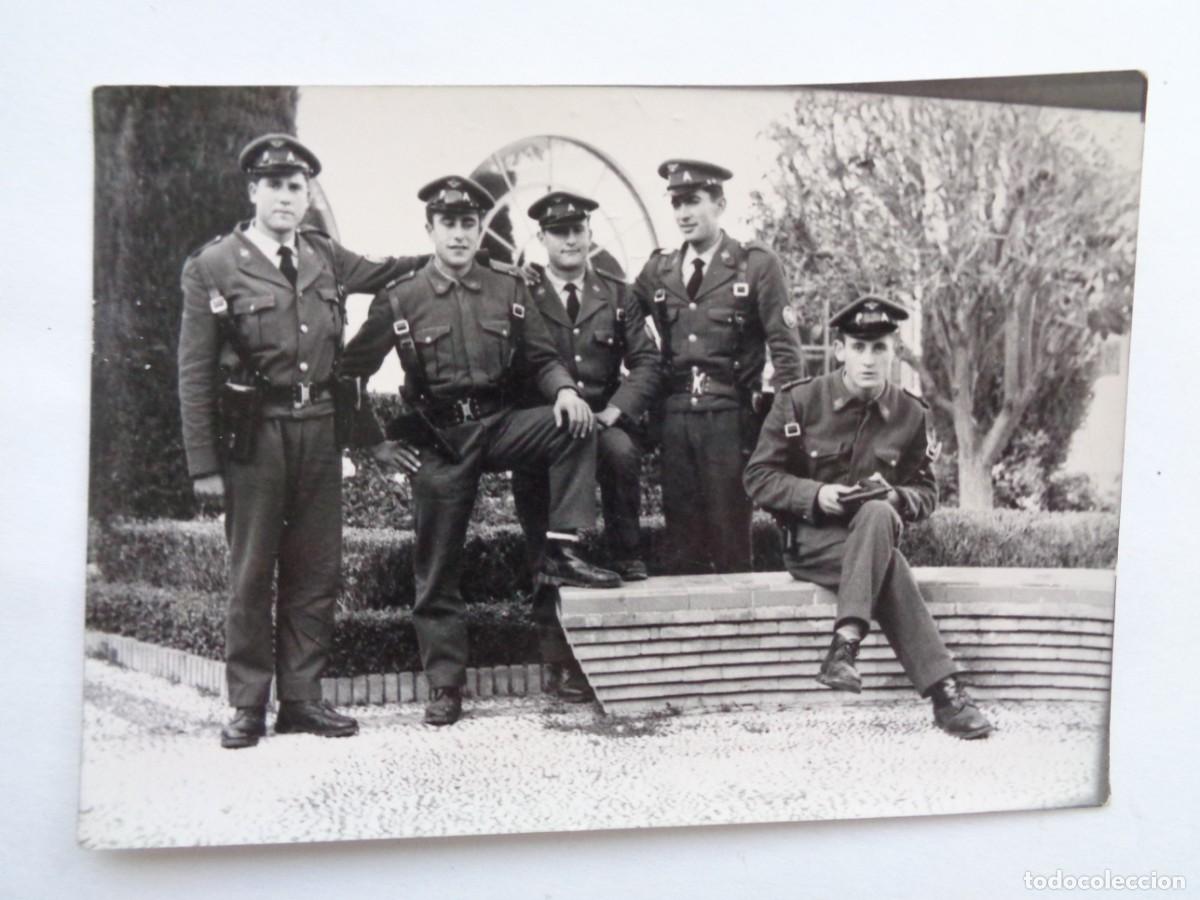 Militaria: AVIACION : FOTO DE MILITARES DEL EJERCITO DEL AIRE MIEMBROS DE LA POLICIA AEREA . MALAGA , 1962
