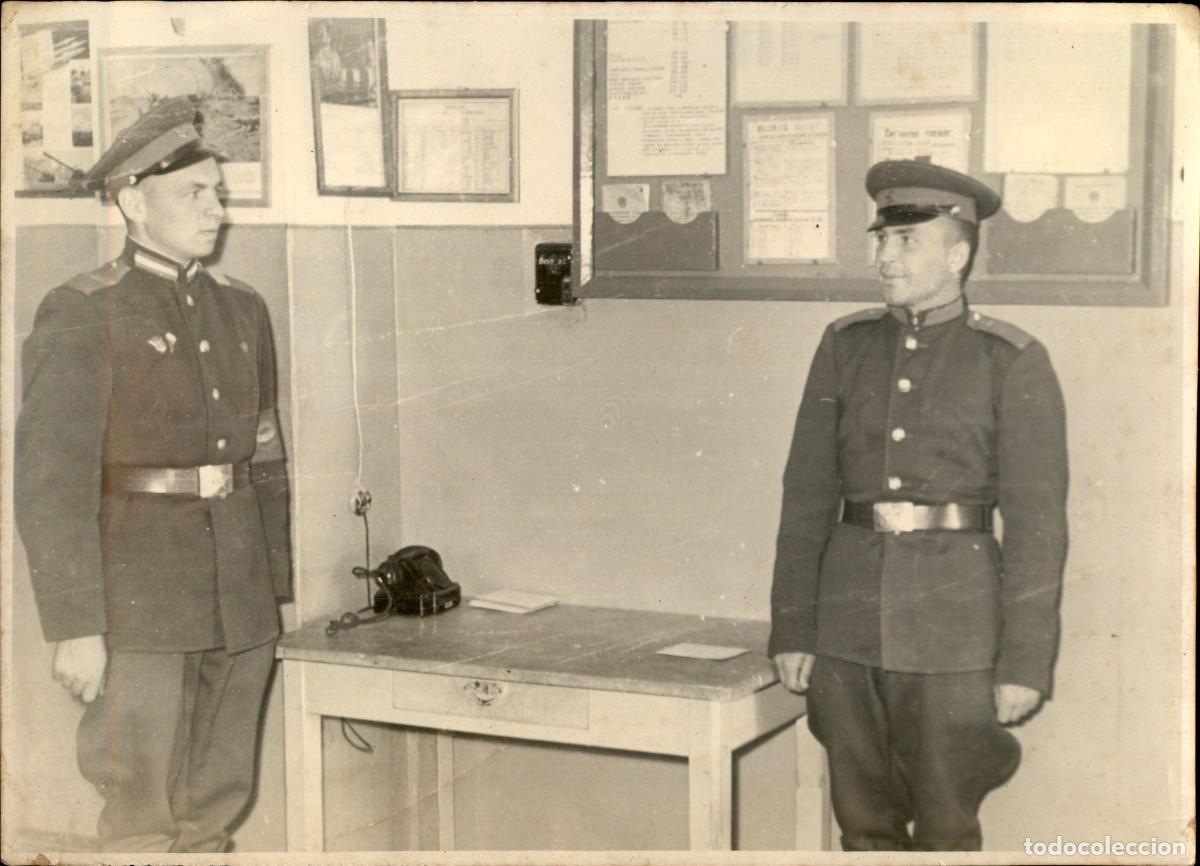 Militaria: Fotografia original de epoca - Guerra Fria - Oficiales rusos URSS - CCCP Rusia - Grandes dimensiones