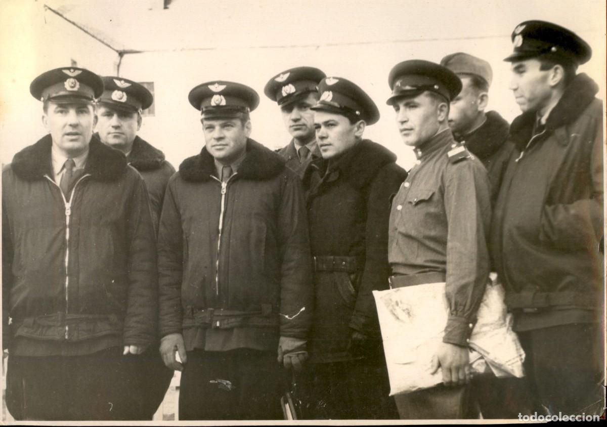 Militaria: Fotografia original de epoca - Guerra Fria - Oficiales rusos URSS - CCCP Rusia - Grandes dimensiones