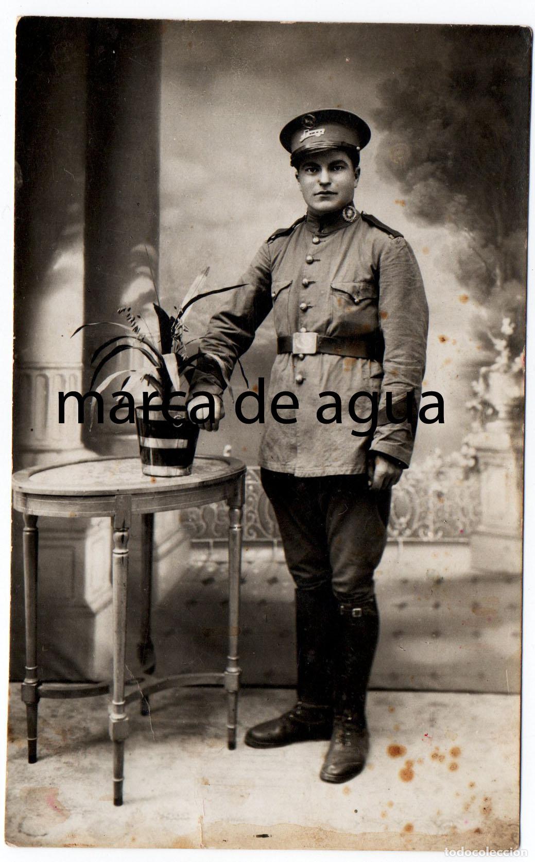 Militaria: Antigua foto postal militar de transportes. Circulada. Se&ntilde;ales de uso