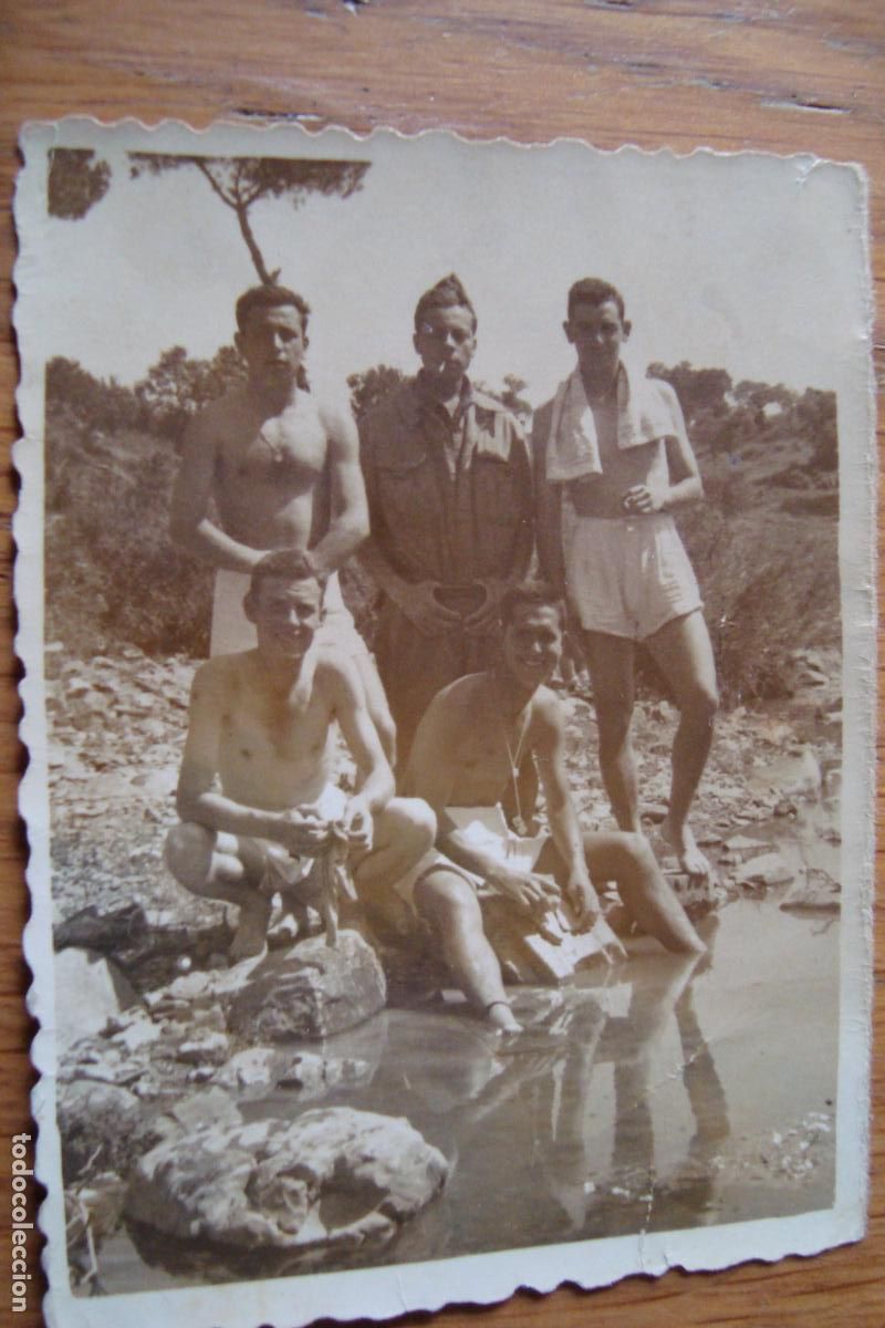 Military Antiques: ANTIGUA FOTOGRAFIA CHICOS MILITARES EN BA&Ntilde;ADOR FOTO FERMA CORDOBA