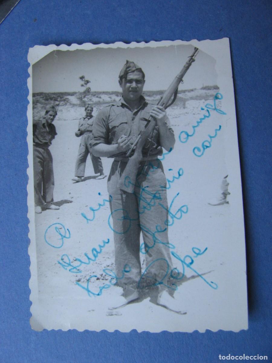 Military Antiques: FOTO DE MILITARES. A&Ntilde;OS 50 O 60. 8X5,5 CM.