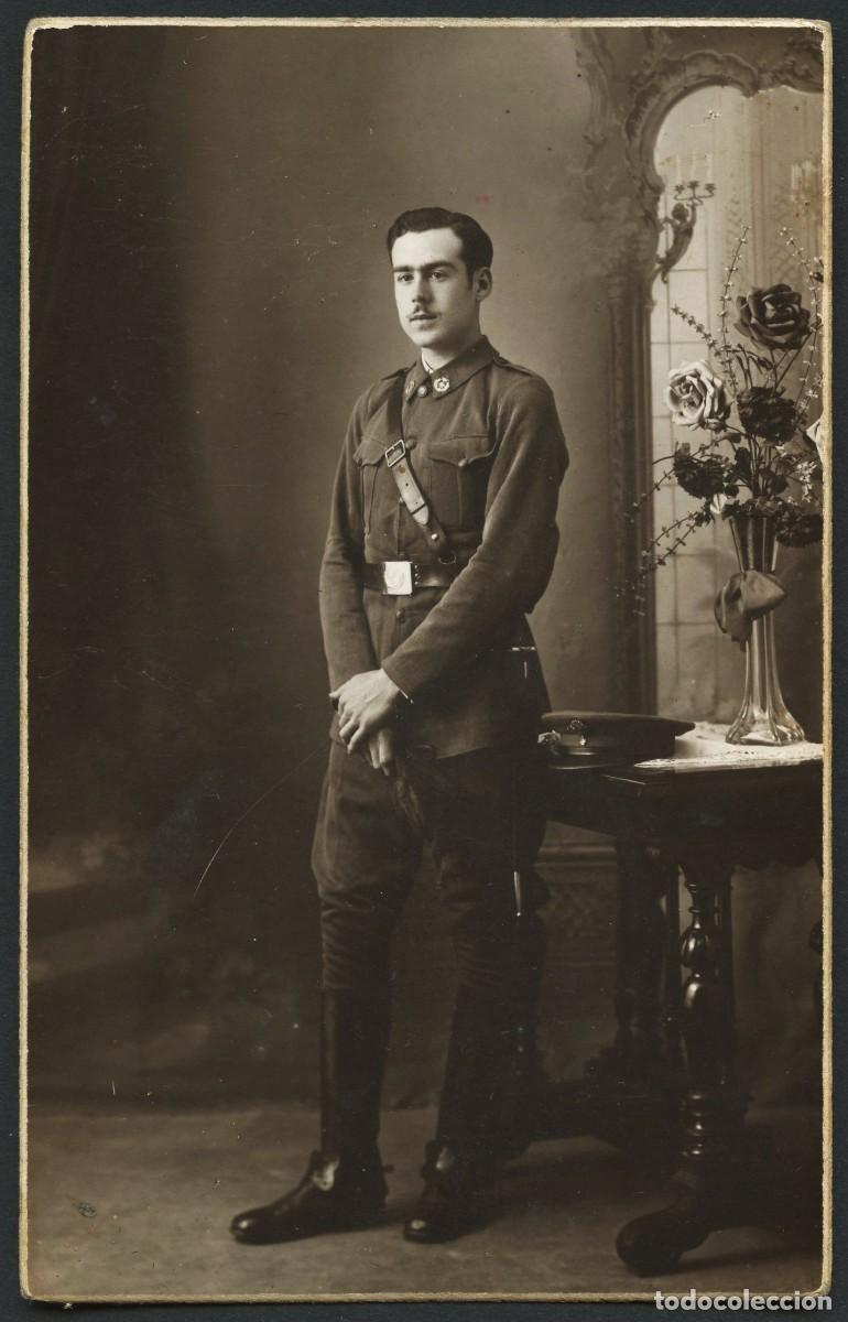Militaria: FOTOGRAFIA MILITAR, SOLDADO DE SANIDAD, &Eacute;POCA II REP&Uacute;BLICA ESPA&Ntilde;OLA