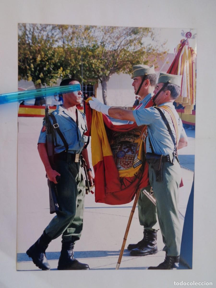 Militaria: LA LEGION : FOTO DE LEGIONARIO JURANDO BANDERA ..... 20 X 28 CM