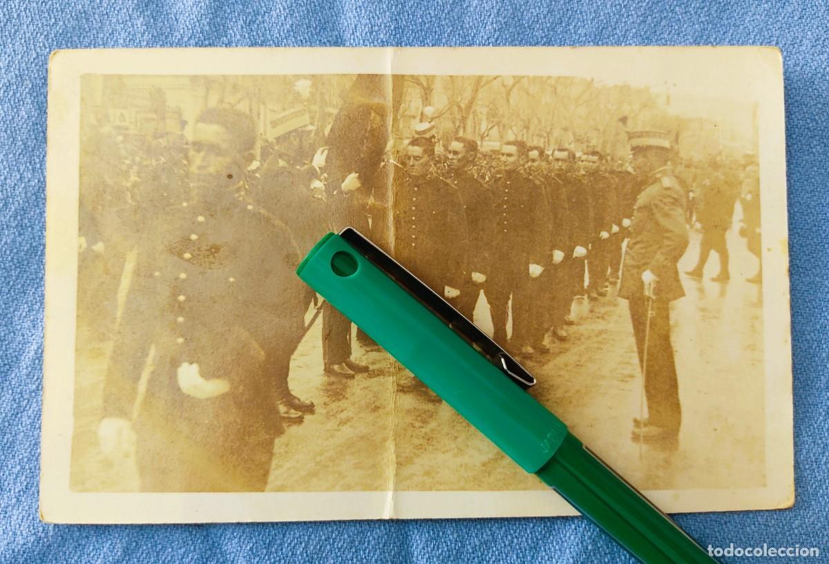 Militaria: OFERTA ANTIGUA TARJETA POSTAL ORIGINAL CON SOLDADOS EN LA JURA DE LA BANDERA GUERRA DEL RIF A&Ntilde;OS 20