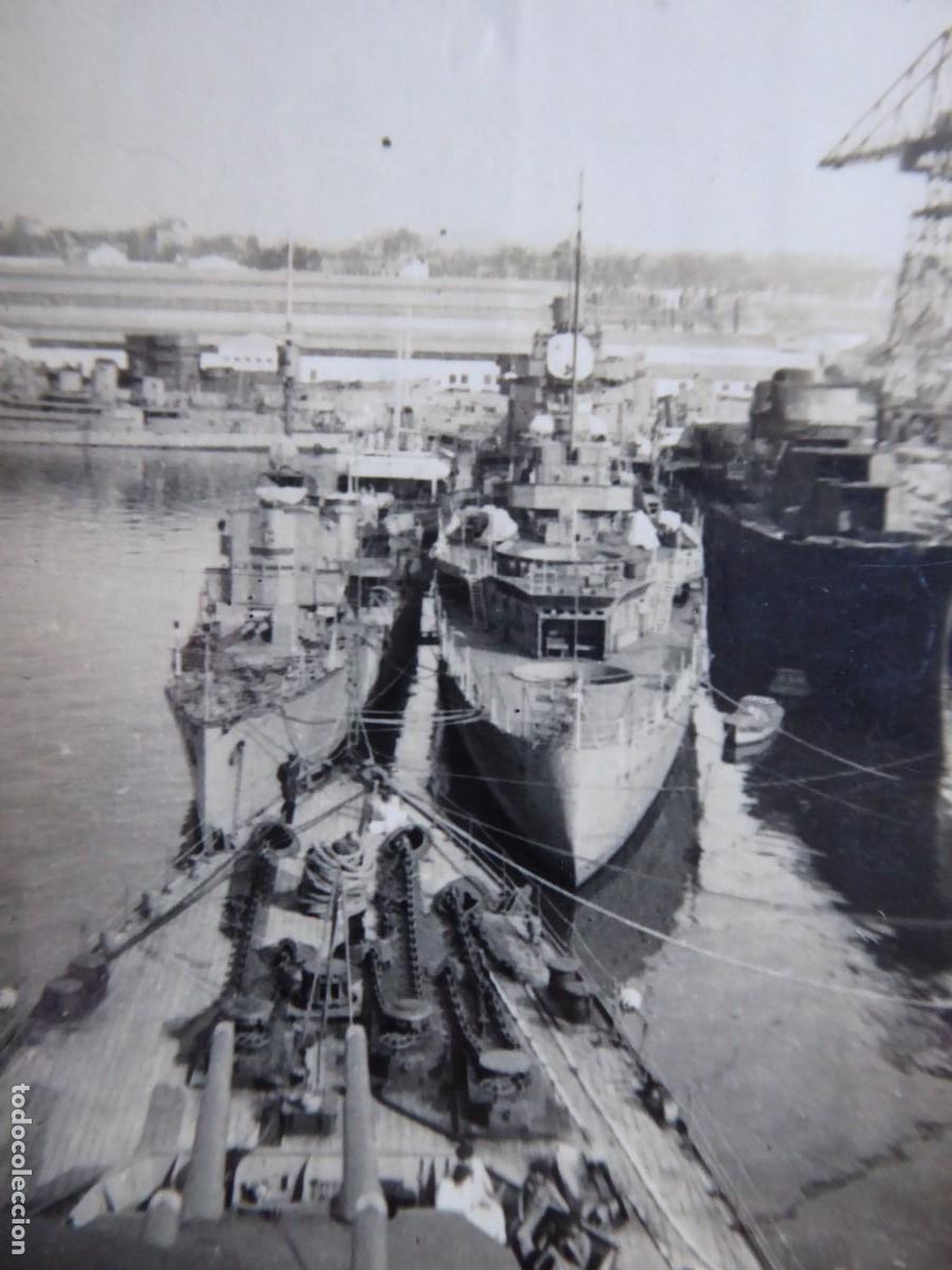 Militaria: Fotograf&iacute;a barcos armada.