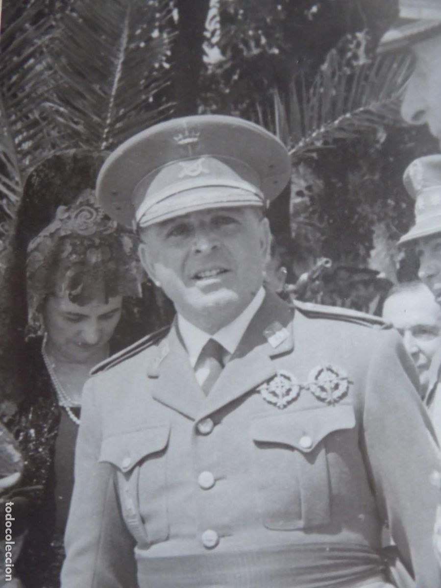 Militaria: Fotograf&iacute;a general Varela. Varelita