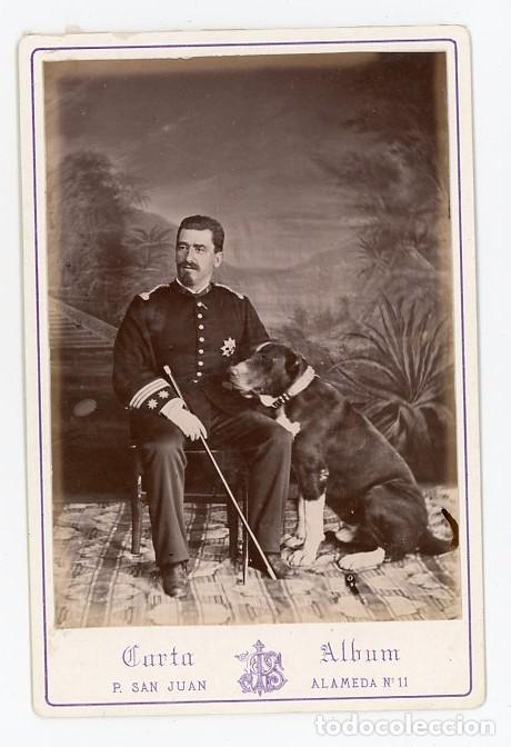 Militaria: OFICIAL DEL EJERCITO ESPA&Ntilde;OL CON SU PERRO. P. SAN JUAN. SAN SEBASTIAN. H. 1875