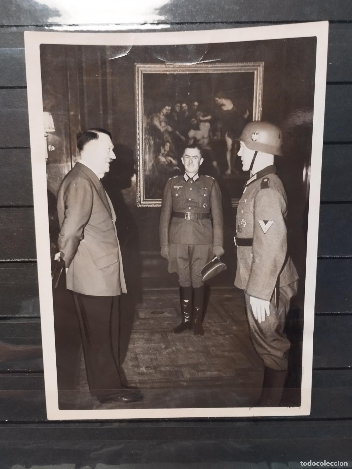 Military Antiques: TKZ - FOTOGRAFIA ORIGINAL. II GM. HITLER CONDECORA CON LA CRUZ DE CABALLERO A UN CABO