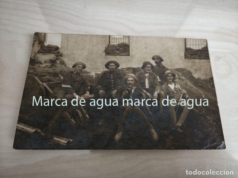 Militaria: Foto postal de soldados del 1er Regimiento de Zapadores Minadores. en el RIF