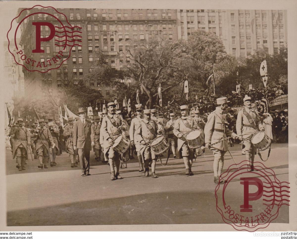 Militaria: BAND OF FRANCE GREAT RED CROSS PARADE FIFTH AVENUE NEW YORK CITY NY USA 21 * 16 CM Fonds Victor F