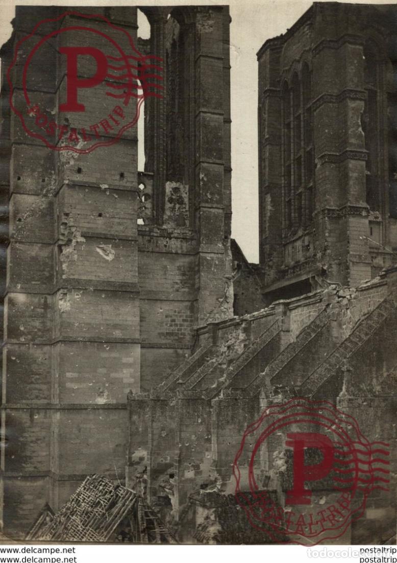 Militaria: ROYON CATH&Eacute;DRALE LES COURS +-&nbsp;18*13CM