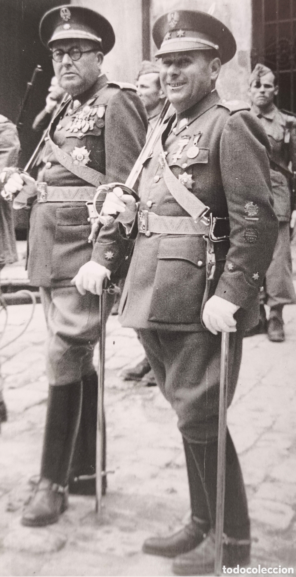 Militaria: FOTOGRAF&Iacute;A RETRATO MILITAR UNIFORME DE GALA DESFILE CORPUS BERGA 1944