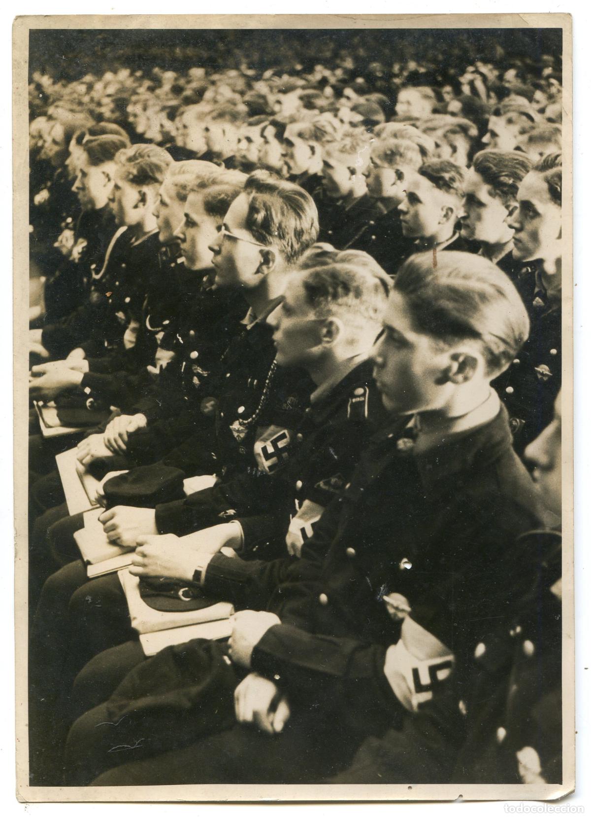Militaria: Acto de las juventudes hitlerianas en mayo de 1944, agencia Weltbild, sello de tinta al dorso