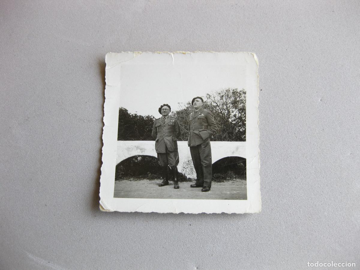 Militaria: FOTOGRAF&Iacute;A DE DOS MANDOS ITALIANOS. GUERRA CIVIL. 1937. TROPAS CTV. COGECES DEL MONTE. VALLADOLID