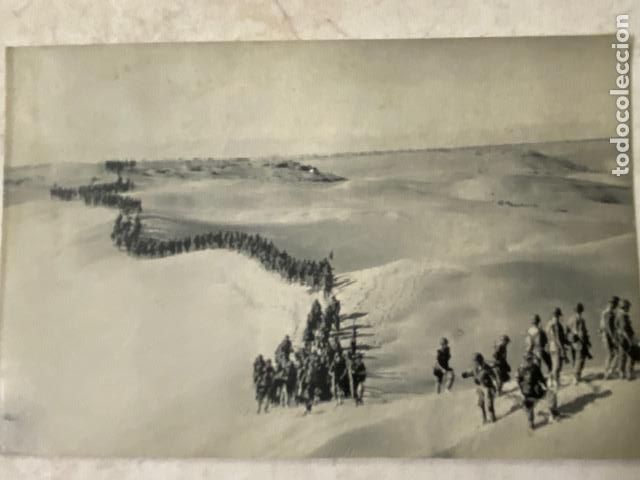 Militaria: Tarjeta de Militares en el desierto. 1963. Huecograbado Fournier. 14 x 9.5 cm.