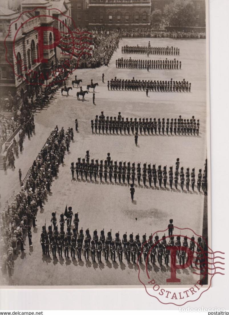 Militaria: KOENIGS GEBURTSTAGPARADE IN LONDON UK SEE BACK 20*15CM
