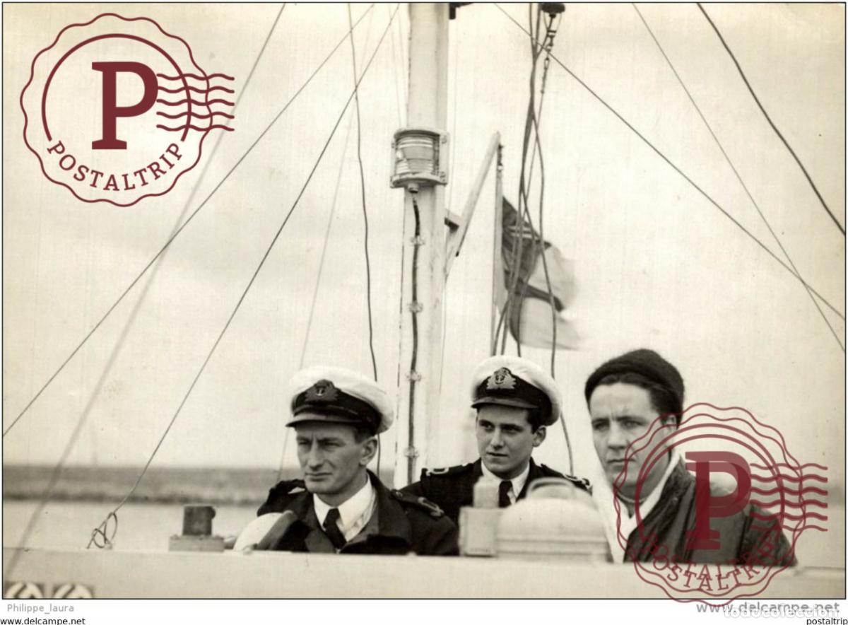 Militaria: WAR FOTO BRITAIN GERMAN BOATS