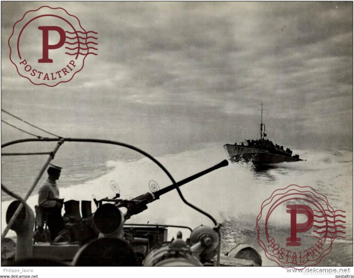 Militaria: WAR FOTO BRITAIN GERMAN BOATS