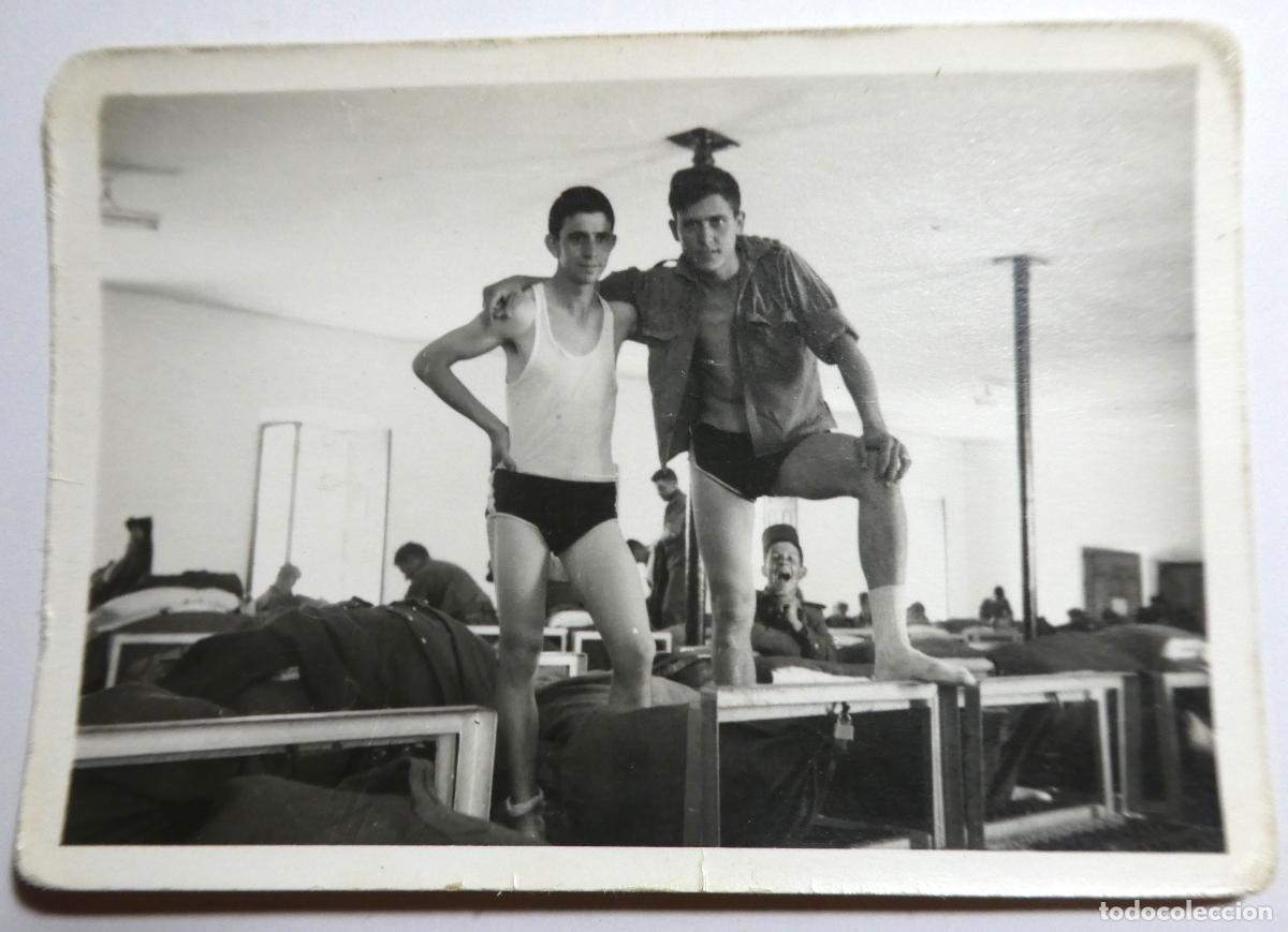 Militaria: Fotograf&iacute;a de dos soldados