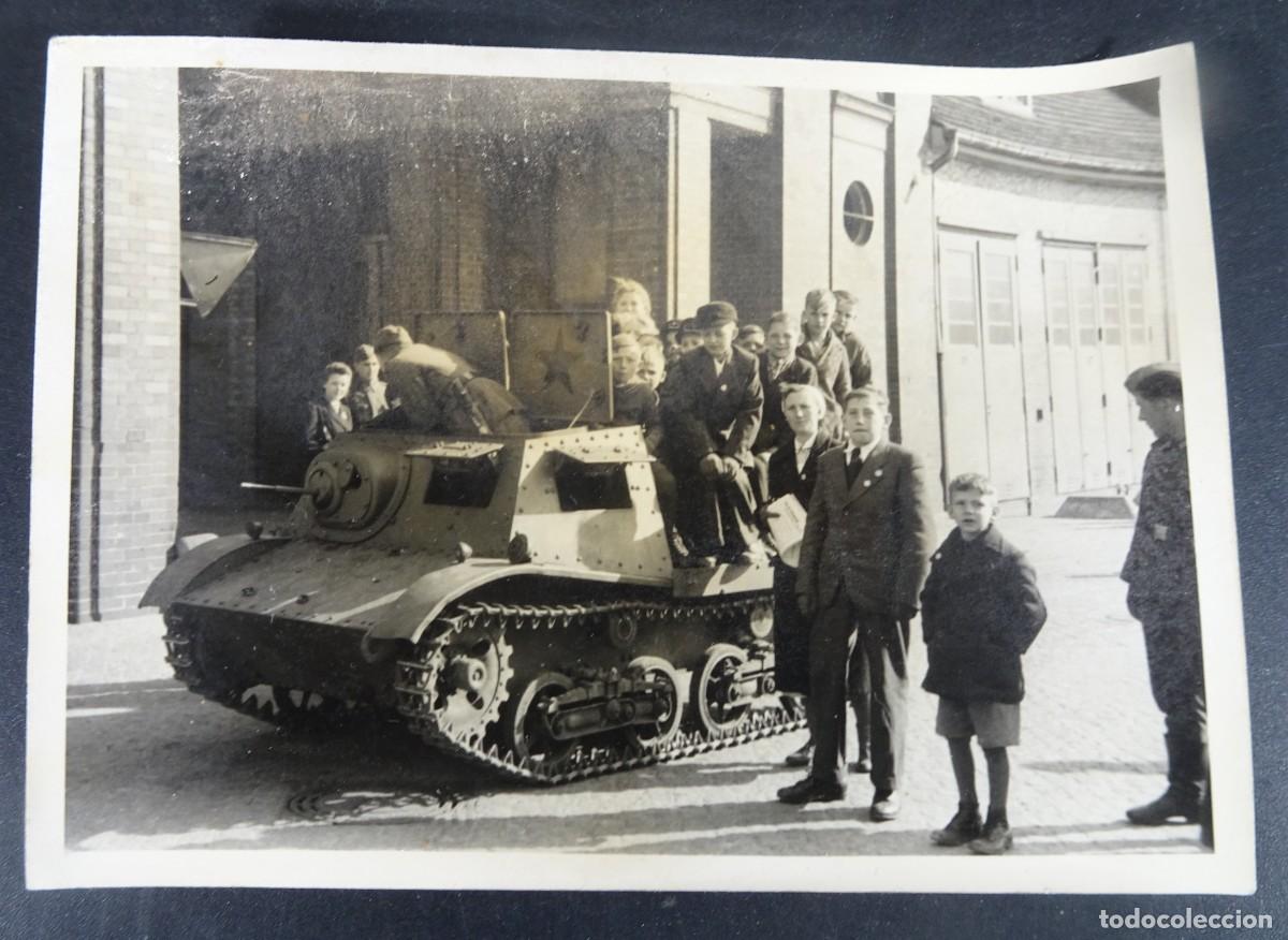 Militaria: ANTIGUA FOTOGRAF&Iacute;A ORIGINAL, MILITAR, NI&Ntilde;OS POSANDO TANQUE, VER FOTOS