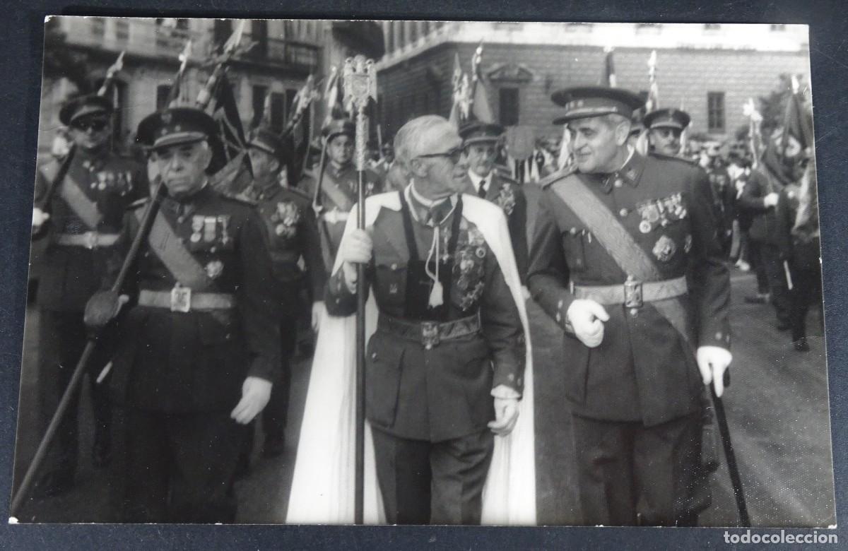 Militaria: ANTIGUA FOTOGRAF&Iacute;A, ACTO DESFILE MILITAR, SEMANA SANTA M&Aacute;LAGA 1965, VER FOTOS