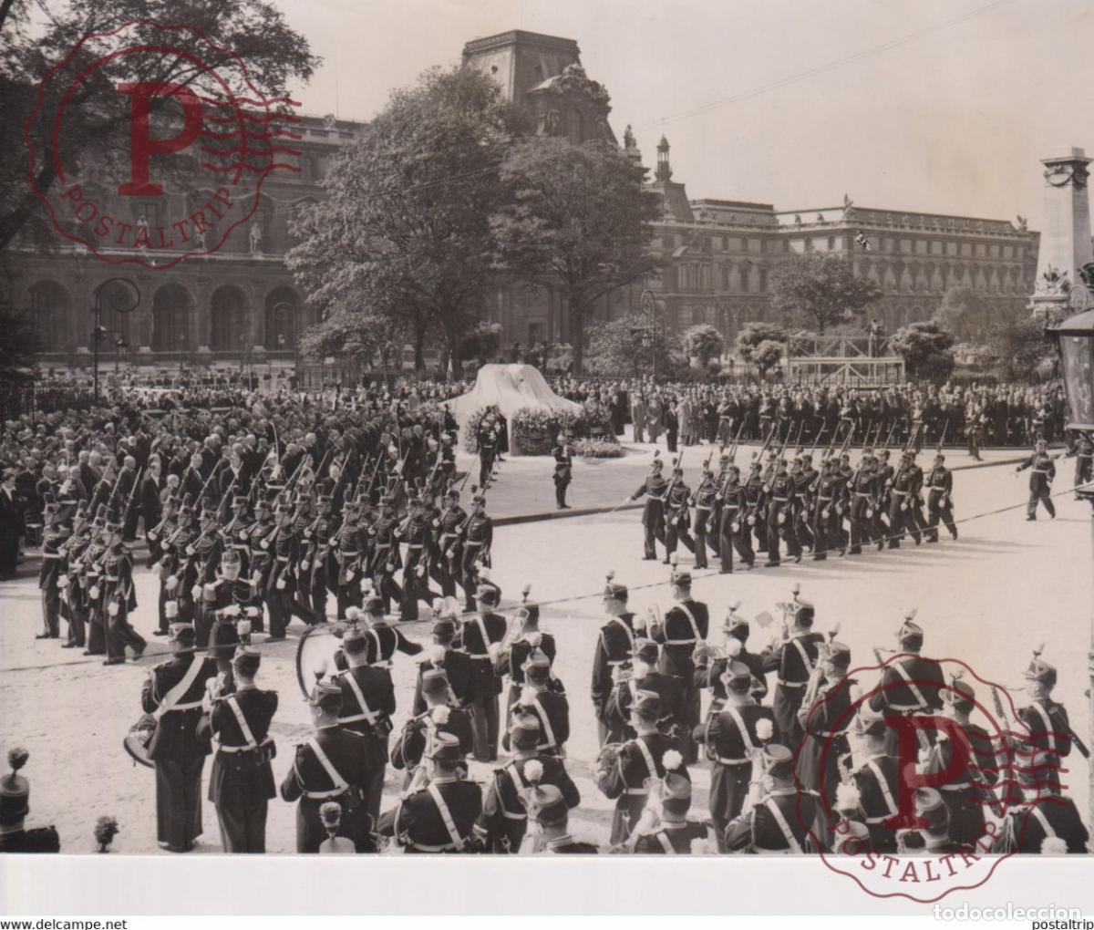 Militaria: FUNERAL RITES FOR MAURICE PETSCHE REPUBLICAN GUARDSMEN PARADE LOUVRES PALACES PARIS 20*15CM