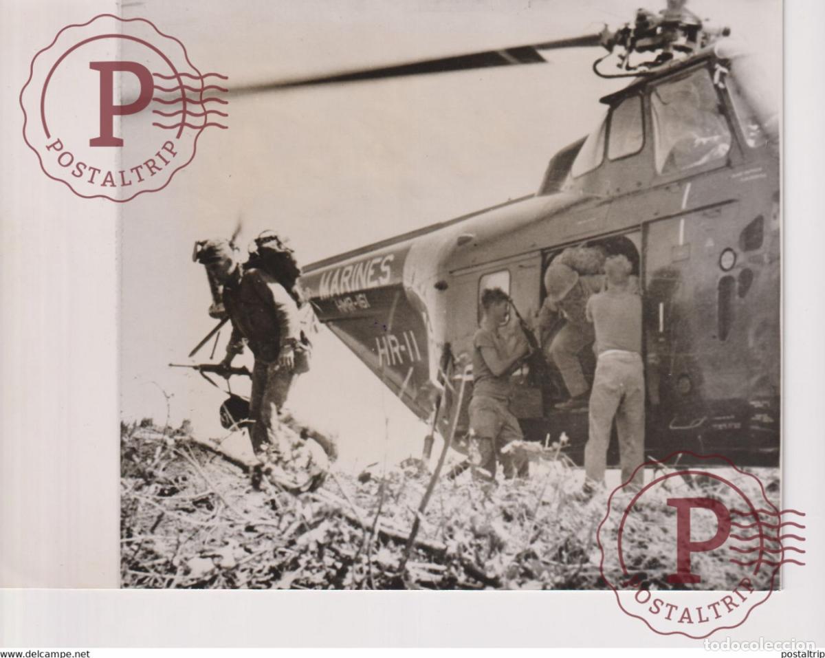 Militaria: MARINES CLIMB HILL BY HOVERPLANE HELICOPTER EASTERN KOREA COREA WAR 20*15CM