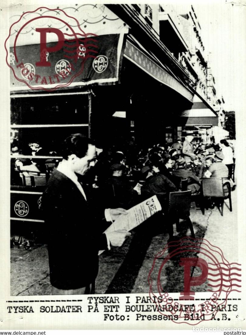 Militaria: GERMAN SOLDIERS IN PARIS BOULEVARD CAFE WORLD WAR 21*15CM SWEDEN SVERIGE SEE CORNERS