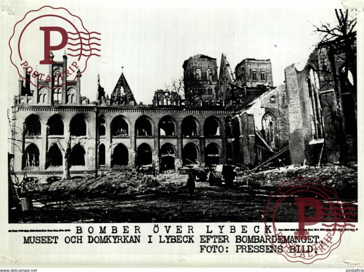 Militaria: BOMBS OVER LYBECK CATHEDRAL AND MUSEUM 21*15CM SWEDEN SVERIGE SEE CORNERS