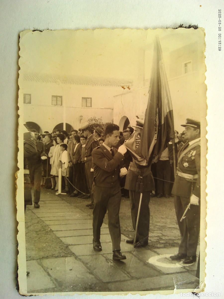 Militaria: AVIACION : FOTO DE JURA DE BANDERA DE MILITARES DEL EJERCITO DEL AIRE. ABANDERADO EX DIVISION AZUL