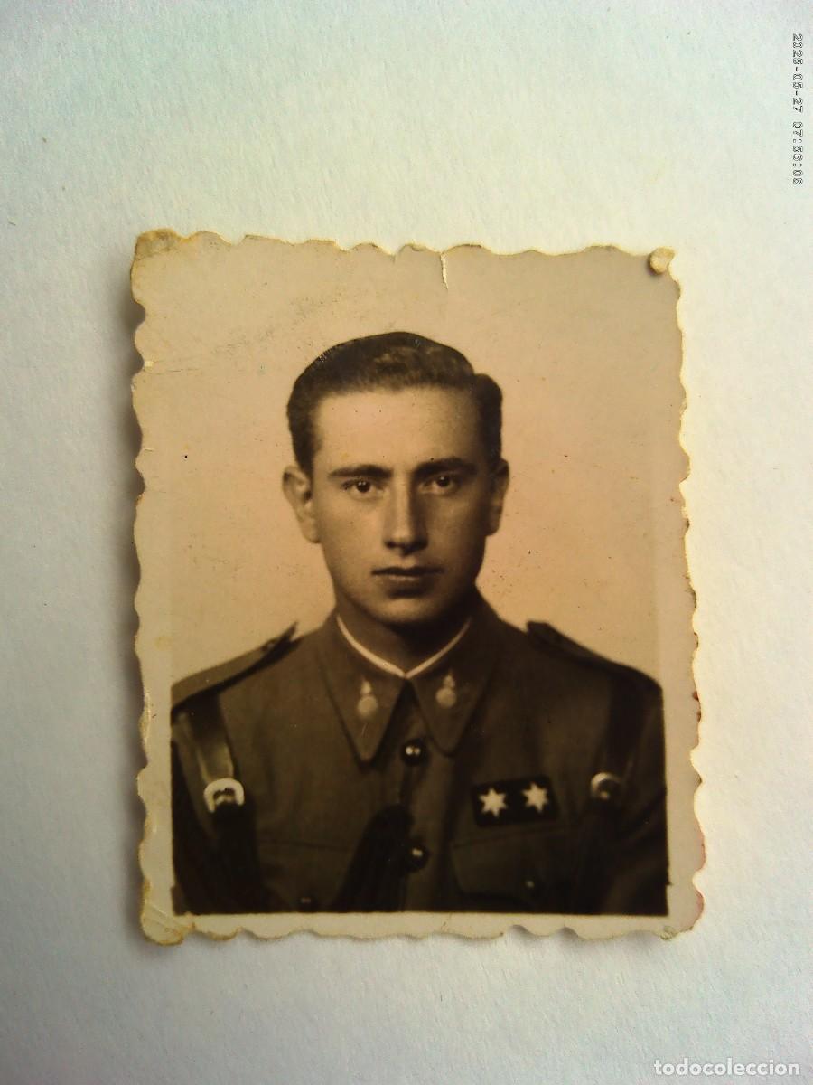 Militaria: GUERRA CIVIL O INMEDIATA POSTGUERRA: FOTO DE CARNET DE TENIENTE PROVISIONAL DE ARTILLERIA