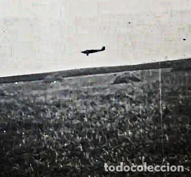 Militaria: AVION JU-52 ATERRIJANDO EN PISTA MILITAR. III REICH. A&Ntilde;OS 1939-45