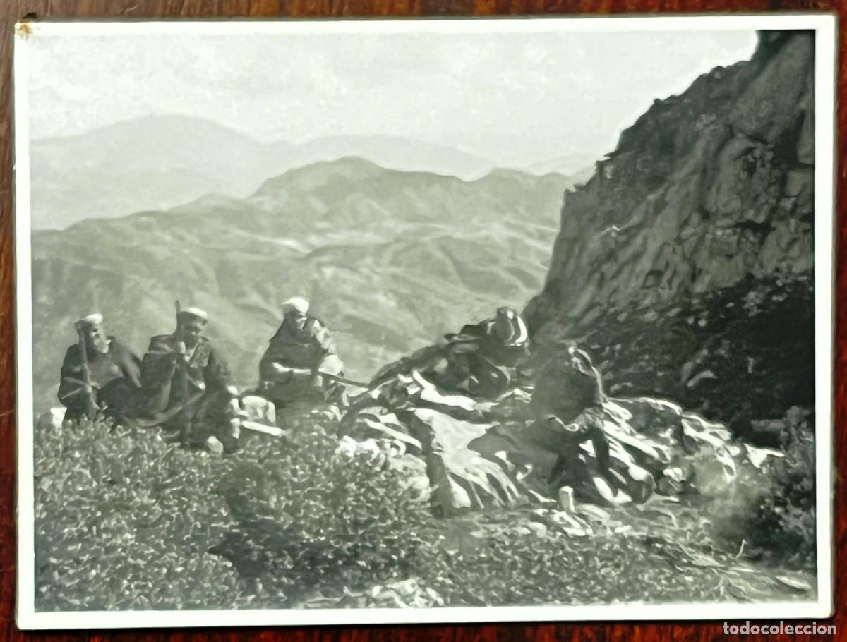 Militaria: de grupo de la Mehal-la Jalifiana, Protectorado espa&ntilde;ol en Marruecos mide 10,5 x 7,8 cms. aproximada
