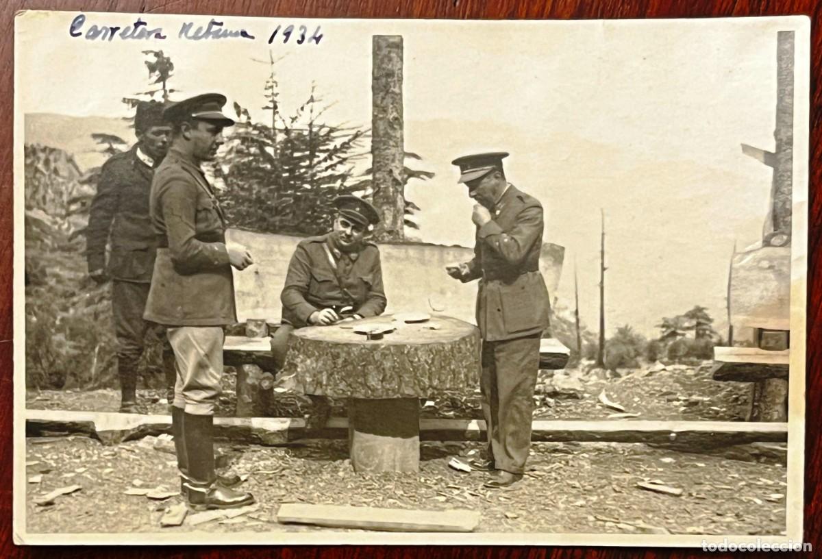 Militaria: Fotografia de oficiales espa&ntilde;oles agregados a las unidades de la Mehal-la Jalifiana en 1934 en la ca