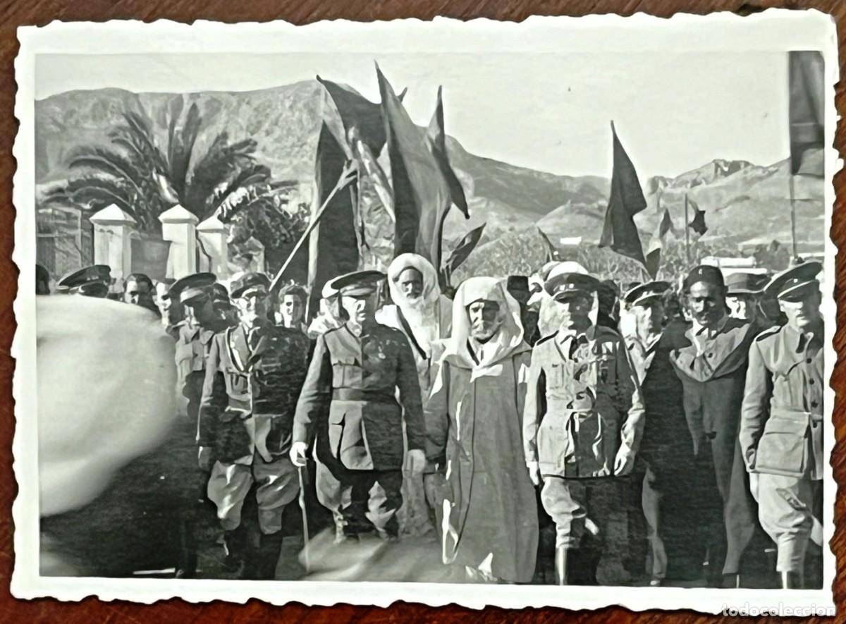 Militaria: Fotografia de 1927 militares espa&ntilde;oles de la Mehal-la Jalifiana junto con responsables marroquies de