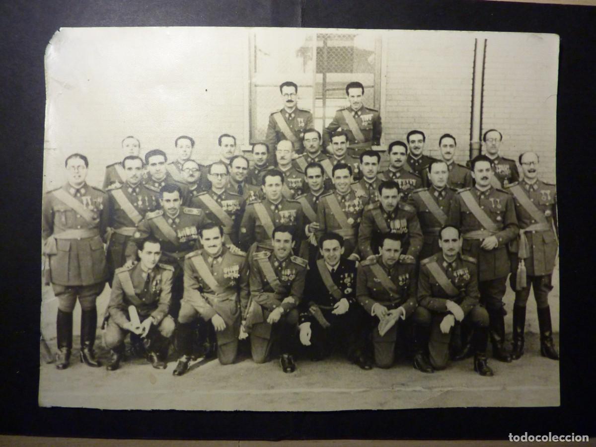 Militaria: Fotograf&iacute;a grupal de soldados de la Divisi&oacute;n AZUL (con muchas medallas)