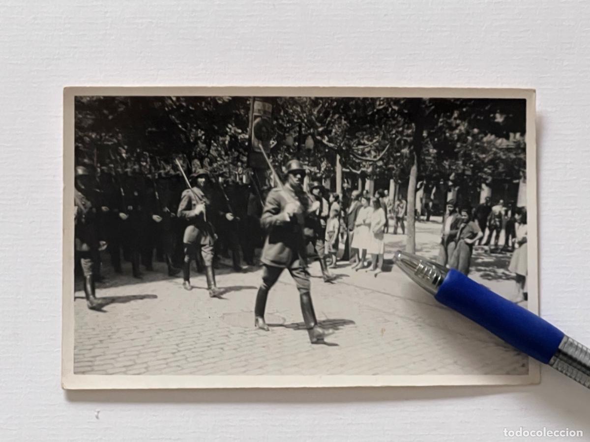 Militaria: Fotograf&iacute;a de MILITARES desfile fot&oacute;grafo CHOLIZ