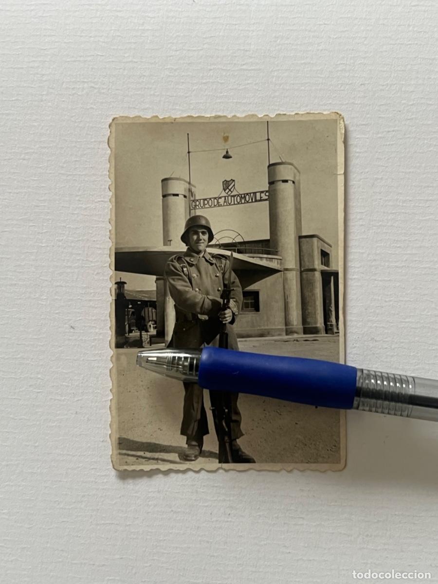 Militaria: Fotograf&iacute;a de MILITARES fot&oacute;grafo MARCEN ZARAGOZA entrada grupo autom&oacute;viles