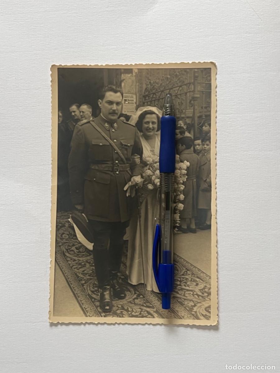 Militaria: Fotograf&iacute;a de MILITARES fot&oacute;grafo BABY ZARAGOZA entrada iglesia boda