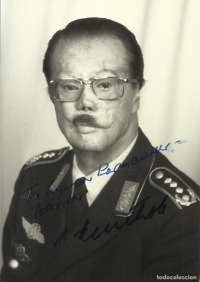 Militaria: Johannes Steinhoff. Fotograf&iacute;a firmada y dedicada. General y as aviaci&oacute;n alemana. III Reich. 1984.