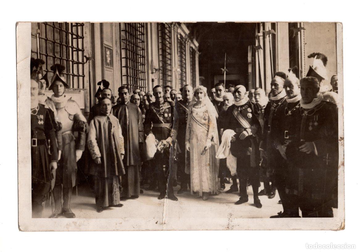 Militaria: REY ALFONSO XIII Y LA REINA VICTORIA EUGENIA.- 19X12,5. MONARQU&Iacute;A.