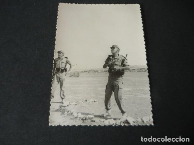 Militaria: AAIUN SAHARA ESPA&Ntilde;OL SOLDADO EJERCITO DEL AIRE PARCAIDISMO ANTIGUA FOTOGRAFIA 7 X 10 cm
